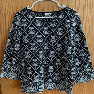 Gap Women’s Eyelet Top Size Small